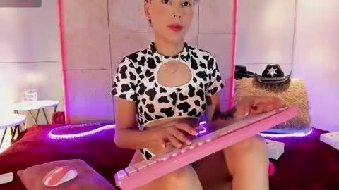 Snapshot of valerietorrealba chatting on February 26, 7:51 pm Valeri online show from February 26, 7:51 pm