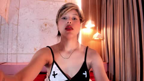 Snapshot of valerietorrealba chatting on September 16, 12:35 pm Valeri online show from September 16, 12:35 pm