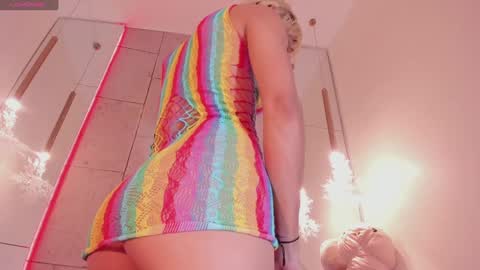 Snapshot of valerietorrealba chatting on January 7, 7:28 pm Valeri online show from January 7, 7:28 pm