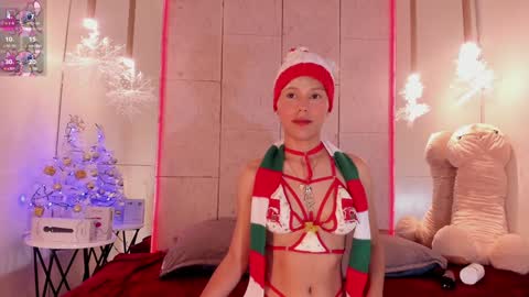Snapshot of valerietorrealba chatting on December 23, 7:52 pm Valeri online show from December 23, 7:52 pm