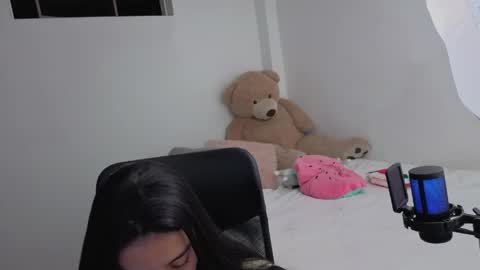 Juli C online show from April 12, 12:46 am