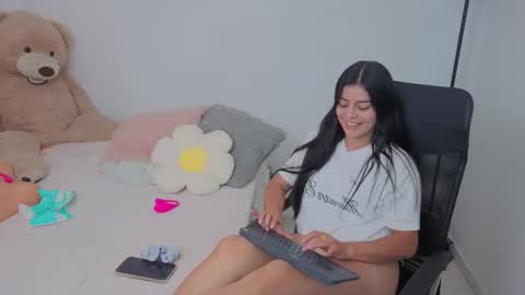 Juli C online show from October 28, 1:00 am