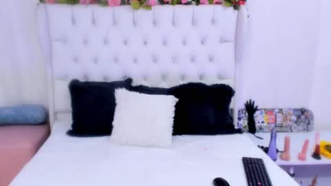 valeria111111 online show from January 31, 7:18 pm