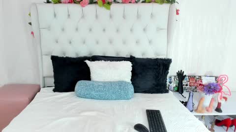 valeria111111 online show from December 5, 7:17 pm
