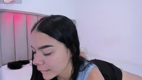 Cris  online show from January 18, 3:41 pm