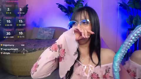 valery_blush online show from May 12, 4:21 am