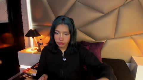 Valery Smith15s online show from January 21, 3:26 am