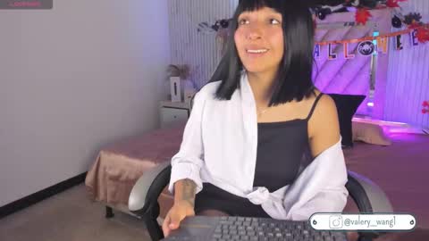 Snapshot of valery_wang chatting on October 31, 12:20 pm Val online show from October 31, 12:20 pm