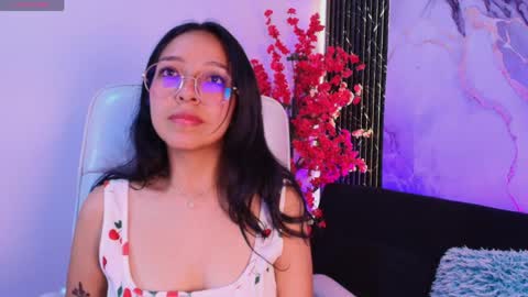 Val online show from April 7, 11:45 am