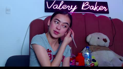 B V Naughty online show from December 14, 11:01 pm