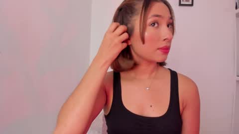 call me Maria online show from September 18, 1:59 am