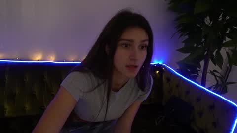 Snapshot of valeryroyale chatting on February 6, 9:00 am Valery online show from February 6, 9:00 am