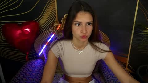 Snapshot of valeryroyale chatting on March 3, 8:10 am Valery online show from March 3, 8:10 am