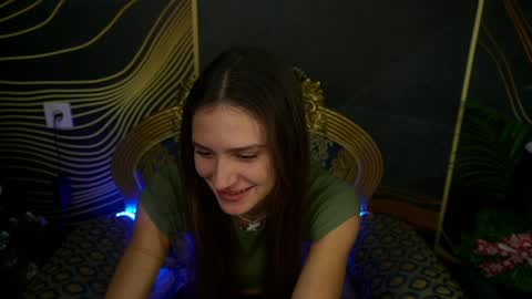Snapshot of valeryroyale chatting on December 15, 9:56 am Valery online show from December 15, 9:56 am