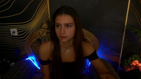 Snapshot of valeryroyale chatting on December 21, 9:01 am Valery online show from December 21, 9:01 am
