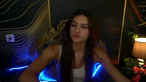 Snapshot of valeryroyale chatting on December 12, 2:33 pm Valery online show from December 12, 2:33 pm