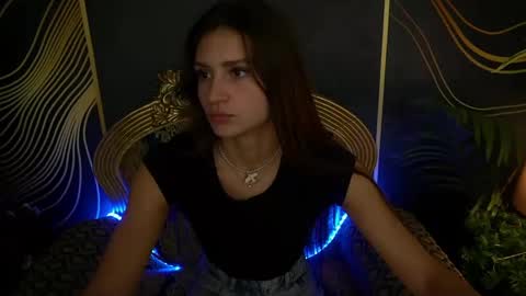 Snapshot of valeryroyale chatting on January 3, 8:32 am Valery online show from January 3, 8:32 am