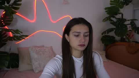 Snapshot of valeryroyale chatting on December 9, 8:11 am Valery online show from December 9, 8:11 am