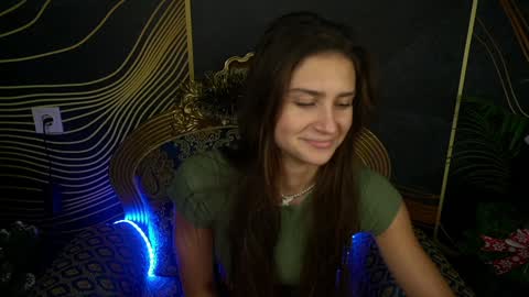 Snapshot of valeryroyale chatting on December 14, 9:51 am Valery online show from December 14, 9:51 am