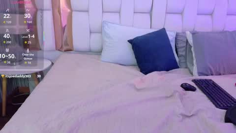 Valkiria moore  online show from November 7, 9:53 pm