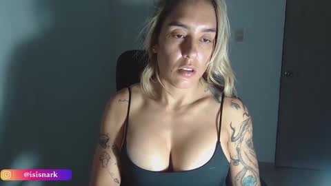 Snapshot of valkyriarose chatting on March 10, 11:06 pm Isis online show from March 10, 11:06 pm