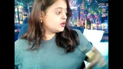 Snapshot of valleyval chatting on January 3, 5:39 am indianvalvet priya is back online show from January 3, 5:39 am