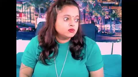 Snapshot of valleyval chatting on January 9, 6:06 am indianvalvet priya is back online show from January 9, 6:06 am