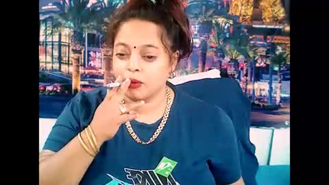 Snapshot of valleyval chatting on December 31, 5:55 am indianvalvet priya is back online show from December 31, 5:55 am