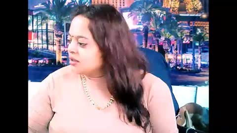 Snapshot of valleyval chatting on January 7, 6:05 am indianvalvet priya is back online show from January 7, 6:05 am