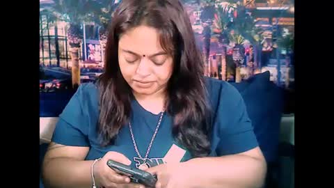 Snapshot of valleyval chatting on December 12, 5:52 am indianvalvet priya is back online show from December 12, 5:52 am
