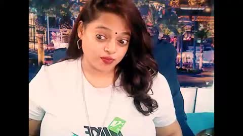 Snapshot of valleyval chatting on December 29, 5:53 am indianvalvet priya is back online show from December 29, 5:53 am