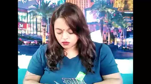 Snapshot of valleyval chatting on January 5, 5:41 am indianvalvet priya is back online show from January 5, 5:41 am