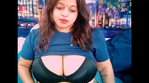 Snapshot of valleyval chatting on January 29, 6:33 am indianvalvet priya is back online show from January 29, 6:33 am