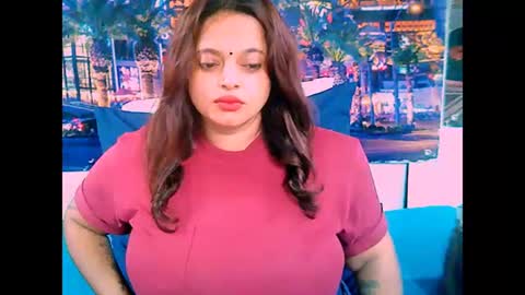 Snapshot of valleyval chatting on February 5, 6:35 am indianvalvet priya is back online show from February 5, 6:35 am