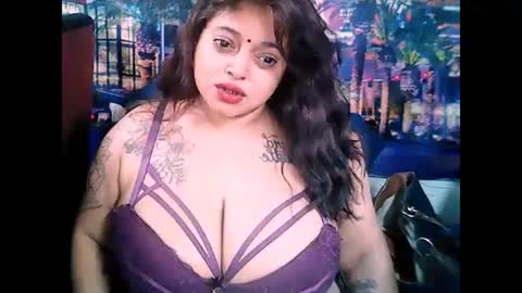 Snapshot of valleyval chatting on December 14, 6:24 am indianvalvet priya is back online show from December 14, 6:24 am