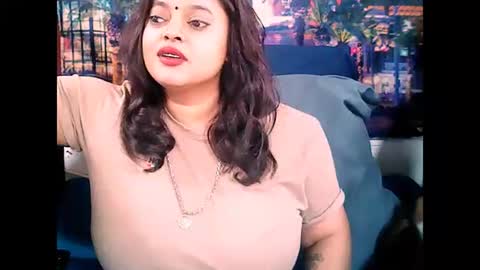 Snapshot of valleyval chatting on December 7, 6:10 am indianvalvet priya is back online show from December 7, 6:10 am