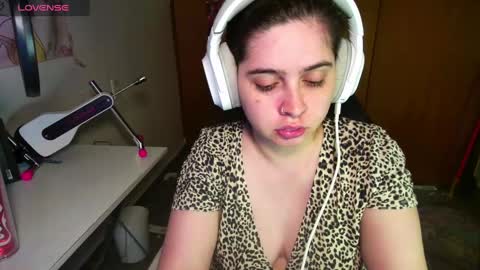 Snapshot of vallolet1_ chatting on January 26, 11:39 pm Im Violet online show from January 26, 11:39 pm