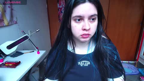 Snapshot of vallolet1_ chatting on February 9, 1:35 pm Im Violet online show from February 9, 1:35 pm