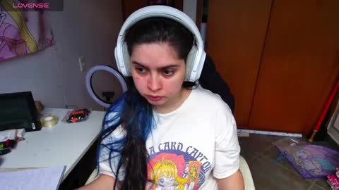 Snapshot of vallolet1_ chatting on January 21, 8:00 pm Im Violet online show from January 21, 8:00 pm
