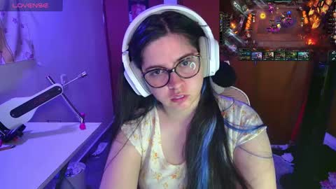 Snapshot of vallolet1_ chatting on February 27, 11:59 pm Im Violet online show from February 27, 11:59 pm