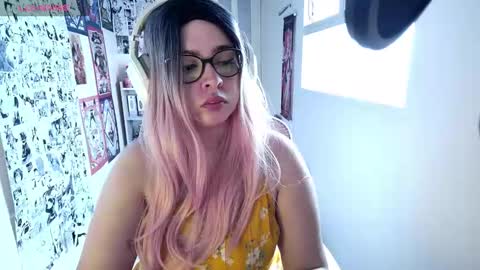 Im Violet online show from October 19, 8:55 pm