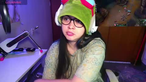 Snapshot of vallolet1_ chatting on January 23, 11:48 pm Im Violet online show from January 23, 11:48 pm