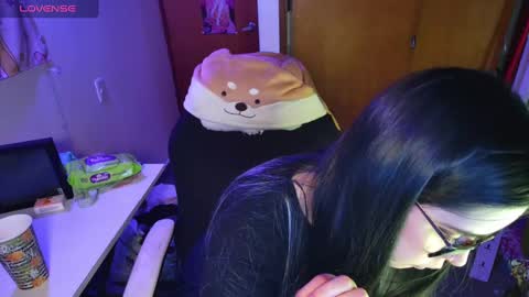 Snapshot of vallolet1_ chatting on December 23, 2:02 am Im Violet online show from December 23, 2:02 am