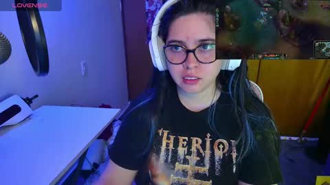 Snapshot of vallolet1_ chatting on March 8, 12:42 am Im Violet online show from March 8, 12:42 am