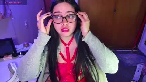Snapshot of vallolet1_ chatting on December 24, 5:16 am Im Violet online show from December 24, 5:16 am