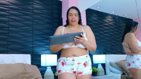 Snapshot of valrery_roussex chatting on October 11, 4:31 pm Valery online show from October 11, 4:31 pm