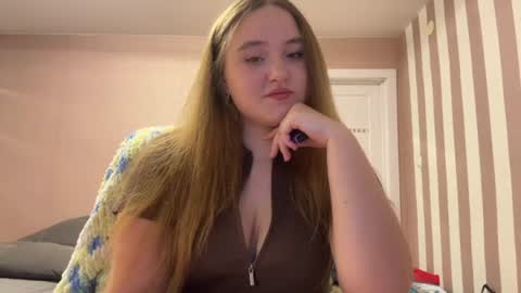 Lily online show from June 10, 9:13 pm