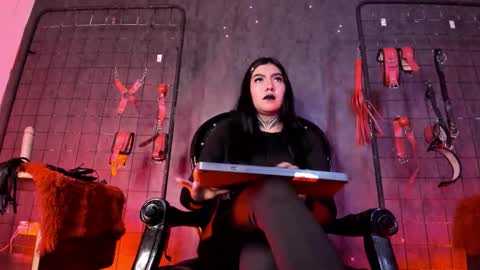 Vamp online show from September 16, 12:35 pm