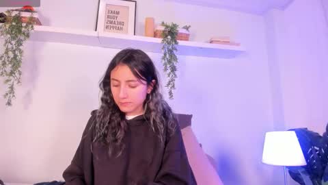 vamp  online show from November 18, 9:38 pm