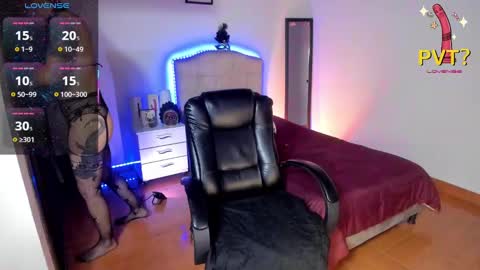 Snapshot of vampirella_crazy chatting on February 13, 11:58 pm Valeria online show from February 13, 11:58 pm